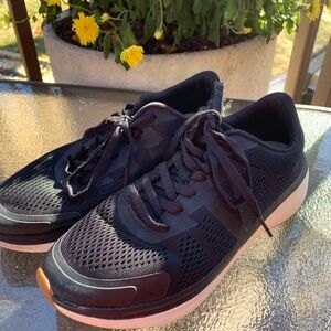 Vionic Limitless Unisex Black Sneaker, Men’s 7.5 Women’s 9 Shoes